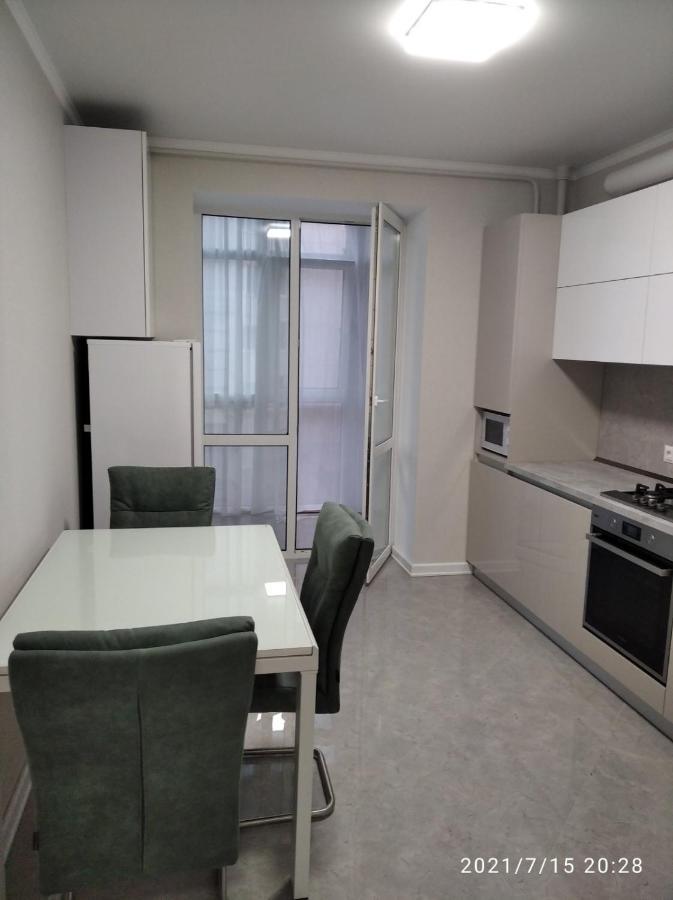 Appartement Жк Версаль Парк à Irpin Extérieur photo