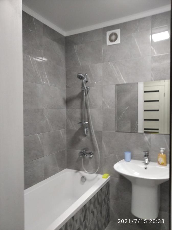 Appartement Жк Версаль Парк à Irpin Extérieur photo